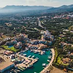 아파트 Exclusive & Luxury Penthouse In Cabopino With Stunning Sea Views - By Seitz Apartmets 마르베야