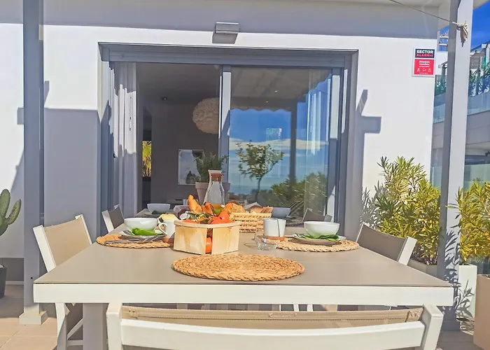 Exclusive & Luxury Penthouse In Cabopino With Stunning Sea Views - By Seitz Apartmets 아파트 마르베야