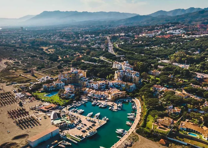 아파트 Exclusive & Luxury Penthouse In Cabopino With Stunning Sea Views - By Seitz Apartmets 마르베야