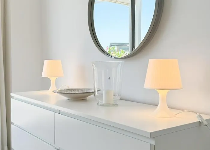 아파트 Exclusive & Luxury Penthouse In Cabopino With Stunning Sea Views - By Seitz Apartmets 마르베야